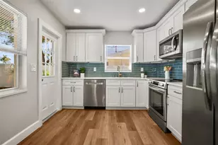 1471 Gladys Cir, Dunedin, FL 34698 - Photo 3