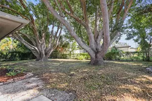 1471 Gladys Cir, Dunedin, FL 34698 - Photo 33