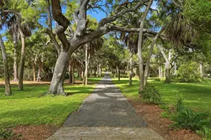 8235 39th Ave N, Saint Petersburg, FL 33709 - Photo 39