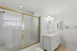 8235 39th Ave N, Saint Petersburg, FL 33709 - Photo 19
