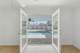 8235 39th Ave N, Saint Petersburg, FL 33709 - Photo 27