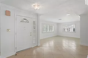8235 39th Ave N, Saint Petersburg, FL 33709 - Photo 3