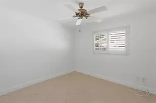 8235 39th Ave N, Saint Petersburg, FL 33709 - Photo 11