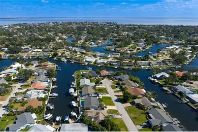 1425 50th Avenue NE, Saint Petersburg, FL 33703 - Photo 39