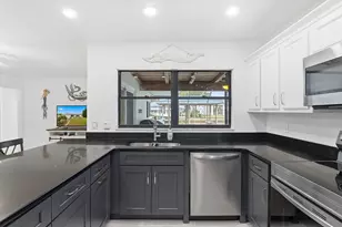 11831 W Sunnybrook Ct, Crystal River, FL 34429 - Photo 13