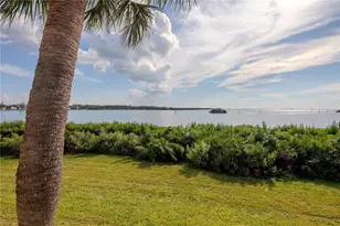 1813 Mariner Dr, Tarpon Springs, FL 34689 - Photo 3