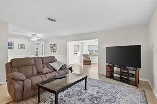 2113 Hailstone Cir, Sun City Center, FL 33573 - Photo 7