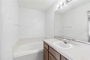 571 Shoreham Ct NE, Saint Petersburg, FL 33716 - Photo 45