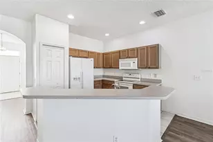 571 Shoreham Ct NE, Saint Petersburg, FL 33716 - Photo 25