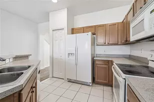 571 Shoreham Ct NE, Saint Petersburg, FL 33716 - Photo 29