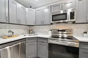 8901 Blind Pass Rd, Saint Pete Beach, FL 33706 - Photo 11