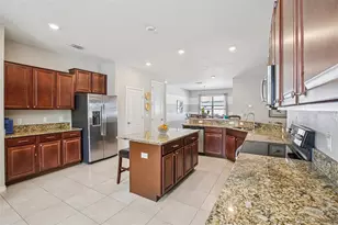 6620 Paden Wheel St, Zephyrhills, FL 33541 - Photo 9