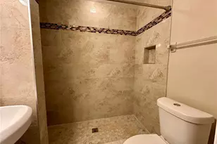 8713 Liberty Pl, Tampa, FL 33615 - Photo 9