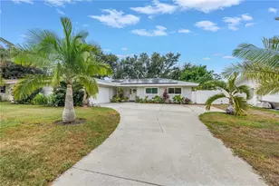 2856 65th Way N, Saint Petersburg, FL 33710 - Photo 1