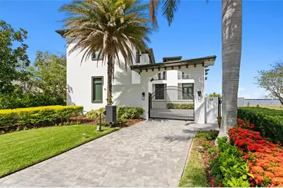 82 Martinique Avenue, Tampa, FL 33606 - Photo 1