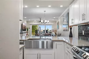 7467 Bayshore Dr, Treasure Island, FL 33706 - Photo 9