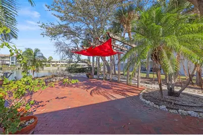 11921 Lagoon Lane, Treasure Island, FL 33706 - Photo 13