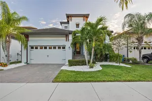 1025 Seagrape Dr, Ruskin, FL 33570 - Photo 1