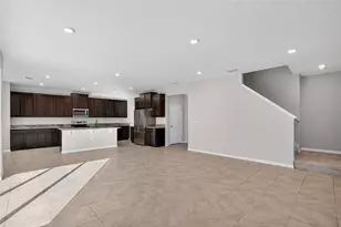 35938 Morse Willow Ct, Zephyrhills, FL 33541 - Photo 9