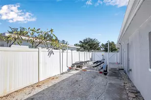 2000 76th St N, Saint Petersburg, FL 33710 - Photo 27