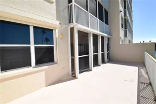 6425 Shoreline Dr, Saint Petersburg, FL 33708 - Photo 7