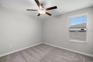 7227 Ronnie Gardens Ct, Tampa, FL 33619 - Photo 17