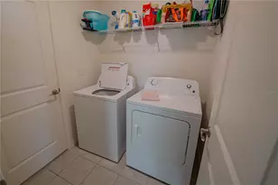 10561 Laguna Plains Dr, Riverview, FL 33578 - Photo 5