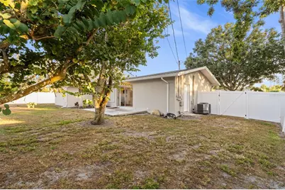 13705 Jamaica Drive, Seminole, FL 33776 - Photo 27