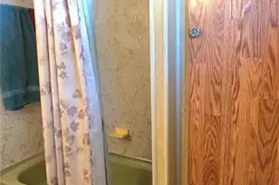 37021 Karen Ave, Zephyrhills, FL 33542 - Photo 17