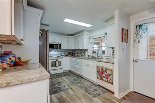 10151 Hamp Dr, Dade City, FL 33525 - Photo 17