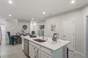 12264 Grizzly Ln, New Port Richey, FL 34654 - Photo 7