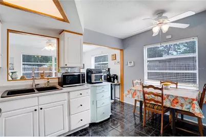 718 Northmoor Avenue N, Saint Petersburg, FL 33702 - Photo 9