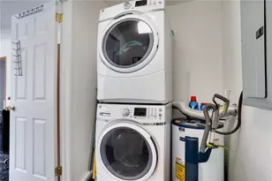 718 Northmoor Ave N, Saint Petersburg, FL 33702 - Photo 17