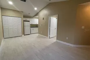 10582 Windsor Lake Ct, Tampa, FL 33626 - Photo 3