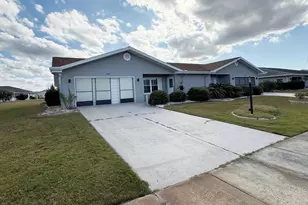 1618 Bentwood Dr, Sun City Center, FL 33573 - Photo 1