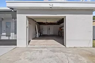 742 91st Ave N, Saint Petersburg, FL 33702 - Photo 51