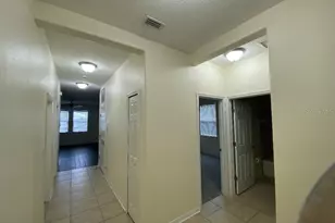 711 Parker Den Dr, Ruskin, FL 33570 - Photo 5