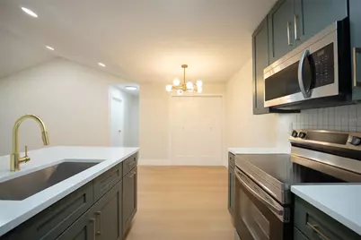 10263 Gandy Boulevard N #2302, Saint Petersburg, FL 33702 - Photo 5