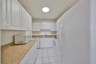 431 Gloucester Blvd, Sun City Center, FL 33573 - Photo 7