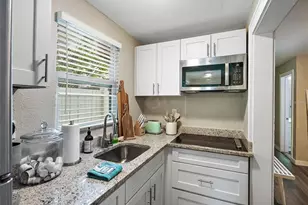 623 Mound Park Way S, Saint Petersburg, FL 33701 - Photo 9