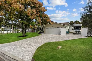 4592 40th St S, Saint Petersburg, FL 33711 - Photo 1