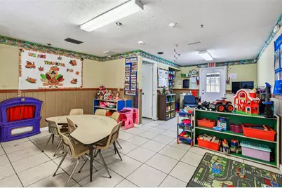 9912 N Myrtle Street, Tampa, FL 33617 - Photo 25