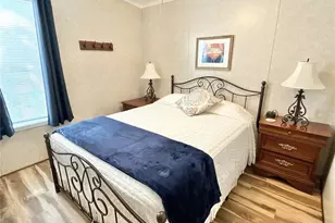6834 Mt Pleasant Rd NE, Saint Petersburg, FL 33702 - Photo 11