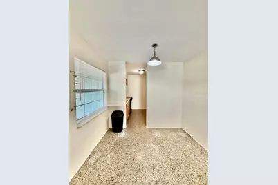 255 38th Avenue SE, Saint Petersburg, FL 33705 - Photo 9