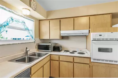 735 Torrey Pines Avenue, Sun City Center, FL 33573 - Photo 17