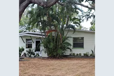 627 61st Avenue S, Saint Petersburg, FL 33705 - Photo 1