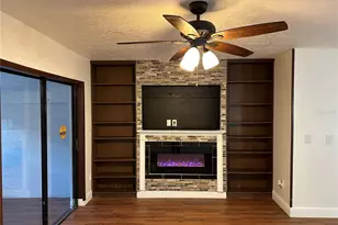 4010 Pine Limb Ct, Tampa, FL 33614 - Photo 11