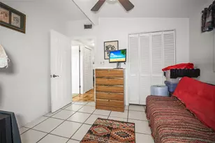 401 Davison Ave NE, Saint Petersburg, FL 33703 - Photo 15