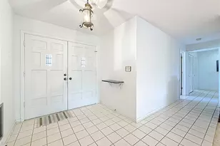 10340 Monarch Dr, Largo, FL 33774 - Photo 5