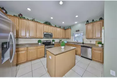 13914 Chalk Hill Place, Riverview, FL 33579 - Photo 11